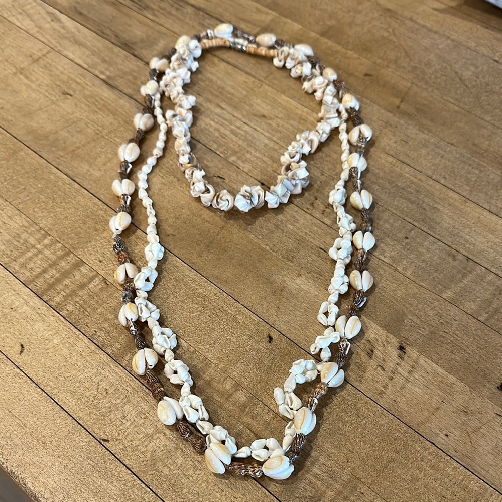 Hawaiian Shell Necklace Set - Picture 2 of 4
